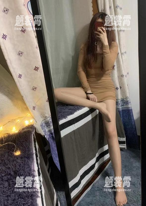 微密圈 - 提袜少女和她的皮衣，完美的反差感，图包啥时候能爆火呢？