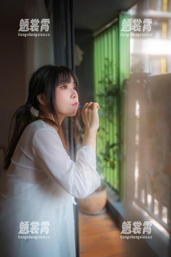 一言不合就更新：无颜小天使wy眼镜写真包你不后悔！