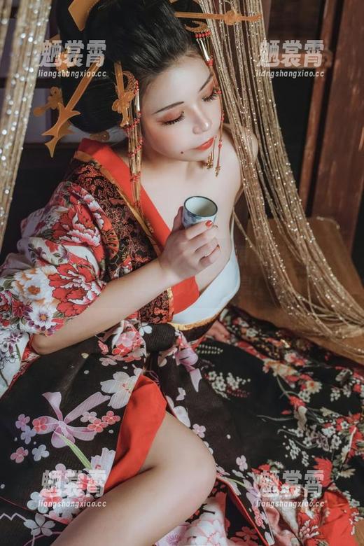 戏水的无颜小天使wy：这原图无圣光，才有真实的欢乐气息！