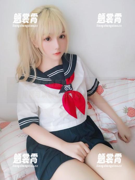 哟，星之迟迟最新瑜伽作品集出炉了！我觉得我可以试试那种高难度的伸展？