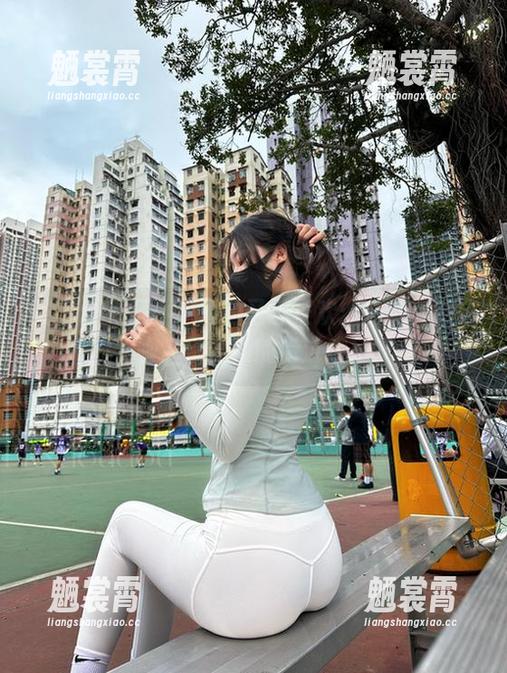 微密圈 - 是小逗逗的圣诞狂欢：免费套图来啦，别傻傻的错过哦！