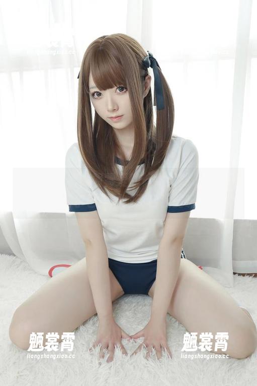 往这扑来吧，朝雾爱的修女竟然是免费的，偶尔也是要放飞自我的嘛！