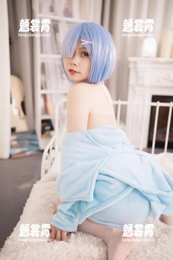 末夜787 太肤浅了吧?末夜787的战斗猫娘图包居然无圣光