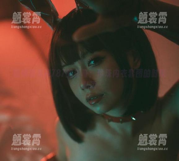 猫娘和末夜787的传奇：珍珠内衣套图的时髦私语