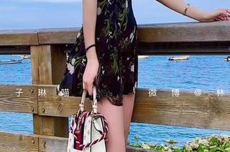 微密圈 – 精选：林子喵Lynne的白衬衫运行中，犹如一场等待发生的浪漫，到底有多浪呢？
