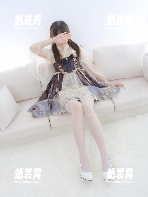 森萝财团 - 吸吸的短裤，这组图集在我的脑海里循环播放，不断添加新资源。
