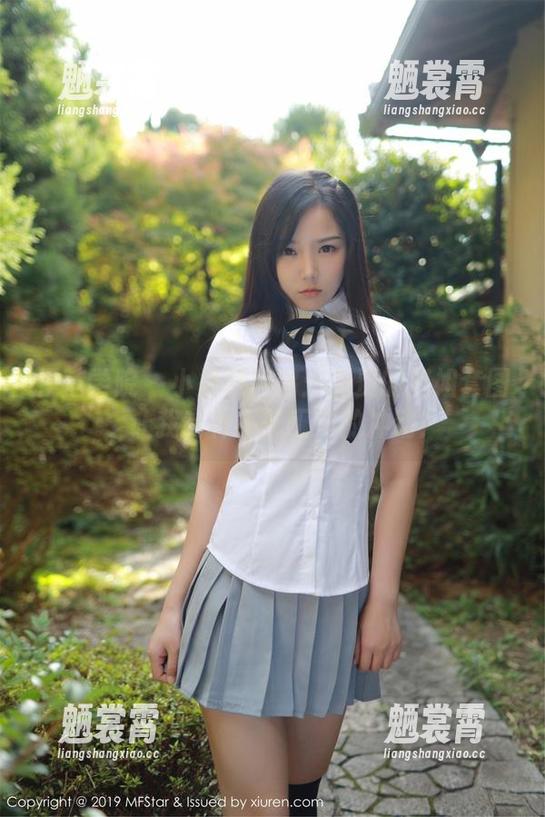 模范学院 - 小奶瓶呜呜：免费的姐姐套图，让我有种不想工作的冲动！