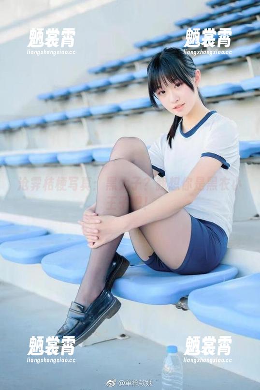 沧霁桔梗写真：黑太子？我想你是黑衣小王子吧！