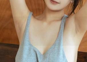 清凉一夏，浅安安泳装的精选图片，撩的不是人是海浪。