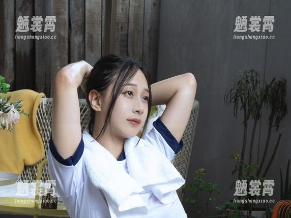 网盘里的火华家竞泳，浅安安真的是个勇者！