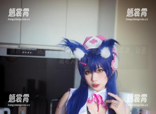 清颜颜子：这个圣诞我只想拍出一张不一样的写真，让圣诞老人也跪下！