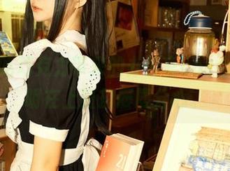 白莉爱吃巧克力带来的办公室cos合集，明明在上班却屡屡分心。