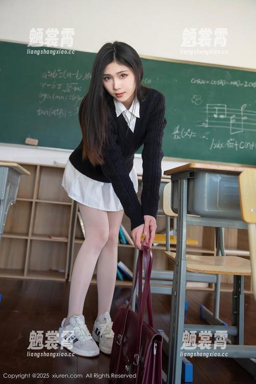 秀人网 - Suki_baby水手服私拍：那条水手裙让我想说‘我能否借你一丢丢海洋时光？’