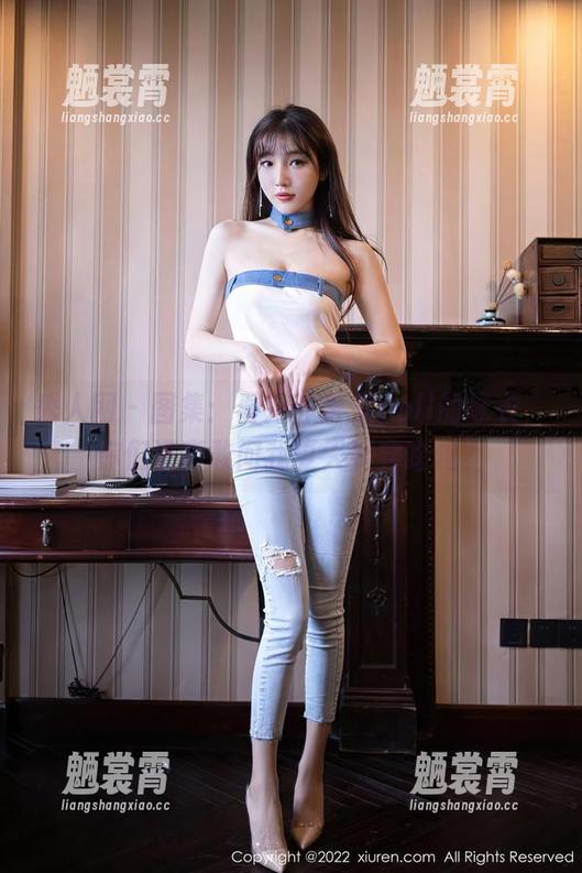 秀人网 - 图集：看完养乐多Doll的泳衣，你们还真敢问我夏天要穿啥吗？