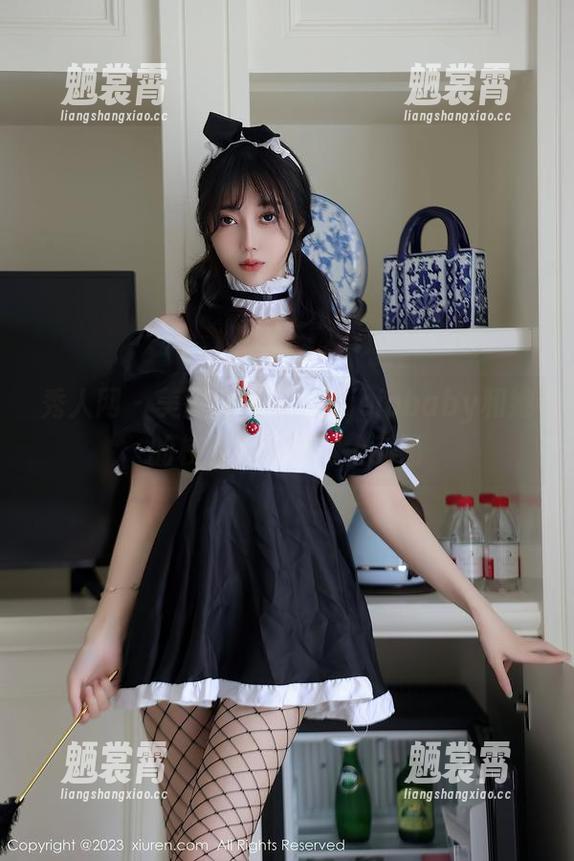 秀人网 - 美图找到了，周jojobaby和她的校服资源配得上封面