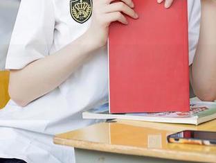 秀人网 – 奈奈Fox与黑丝的狂欢？全套写真里不止有画面还有些啥…