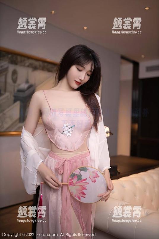 秀人网 - 网袜写真里的月酱儿——谁说补丁不好看？