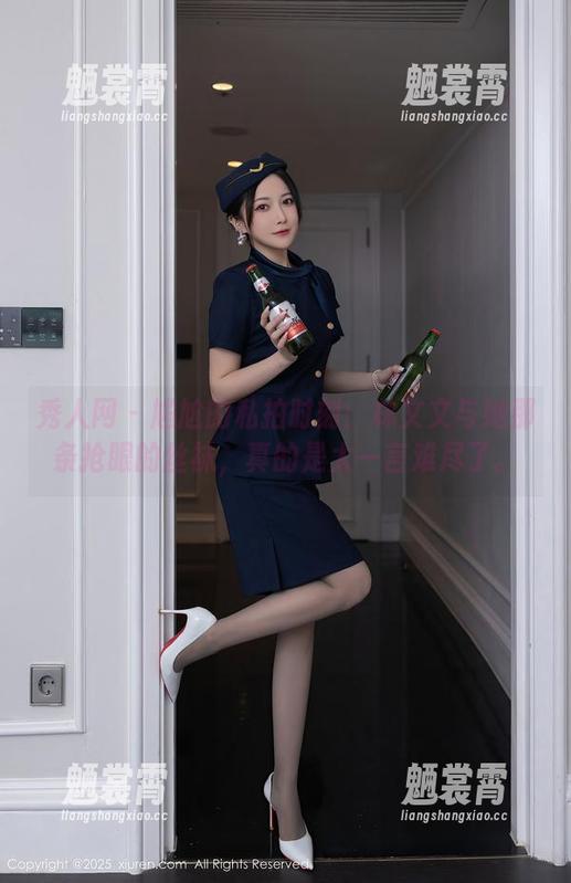 秀人网 - 尴尬的私拍时刻：林文文与她那条抢眼的丝袜，真的是太一言难尽了。