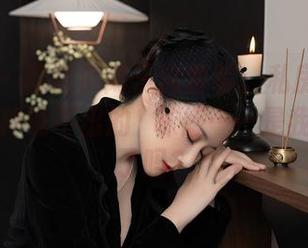 秀人网 – 樱桃小阑子这套装。私房和图集中总有种说不出的曖昧感……是我想太多了吗？