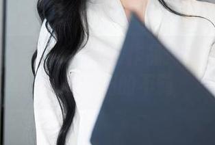 秀人网 – 玥儿玥er制服作品：小清新也能透着点别的不羁