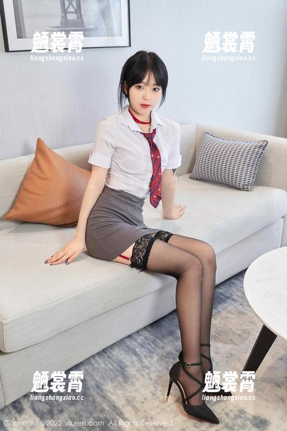 秀人网 - 红裙上的每一个细节，免费原图带你细品糯美子MINIbabe的风味