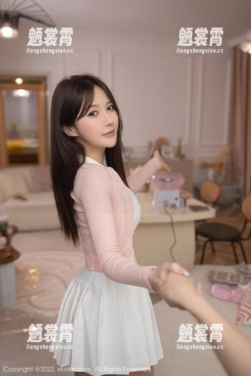 秀人网 - 图片中的芭比KIKI，皮衣穿得那么随性，你以为她连小心思也没藏点吗？