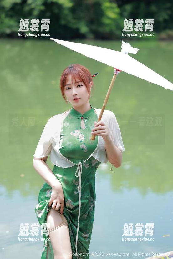 秀人网 - 言沫的黑丝美腿图集——看这双腿和我想象的一样吗？