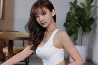秀人网 – 一张软软酱的照片，温柔得让我又想赢得她的关注，又想躲得远远的！