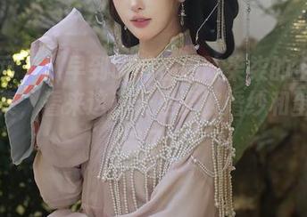 秀人网 – 从早到晚都在想陈柒柒的全套花嫁图集，看来这春天是要被婚纱和蛋糕填满了！