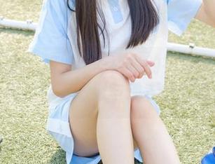 稚乖画册 – 加入赤西夜夜的初音少女美图合集，满足你对虚拟与现实的双重追求！