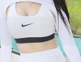 美媛馆 – 王馨瑶yanni私拍：为什么办公椅会这么好坐？