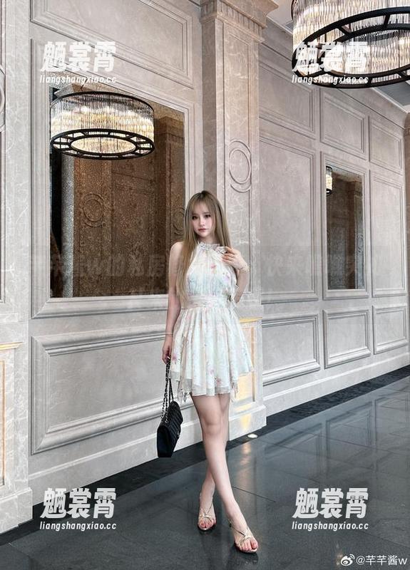 芊芊酱w 芊芊酱w的私房修女图包,快来瞧瞧突如其来的宁静美感!