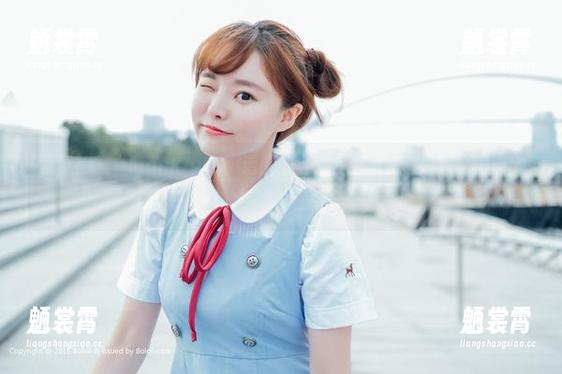 菠萝社 - “Monkey_小潘鼠的全套校服写真”，这自拍堪比我高中时期的年鉴，哈哈，死去都值！