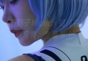蜜桃社 – 看陌子Mandy如何在泳池中重塑写真，全集奉上