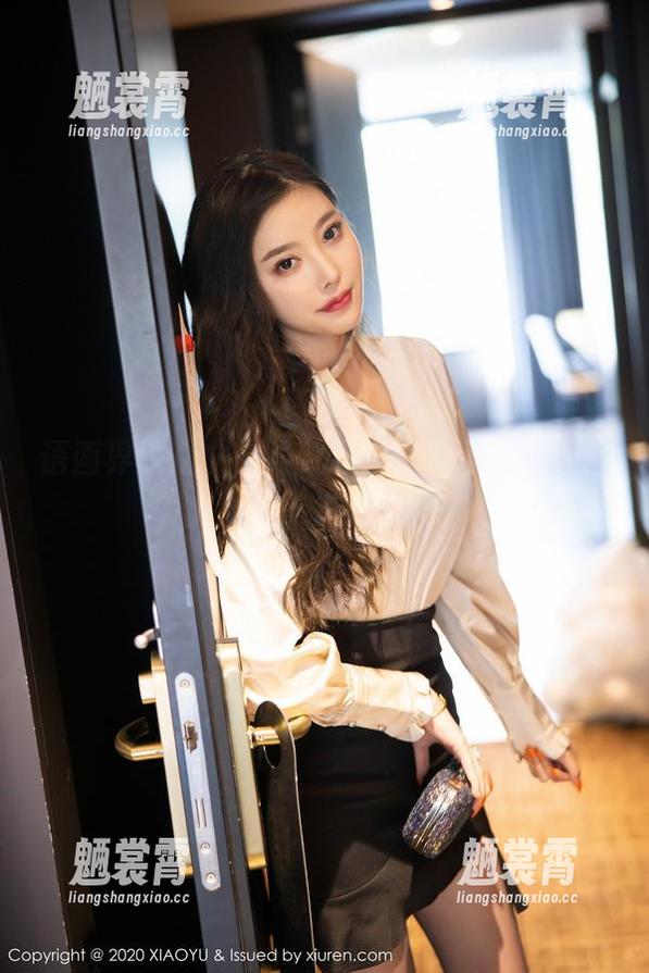 语画界-唐宁宁 语画界 - 唐宁宁豹纹写真:狮子也要看着害羞!