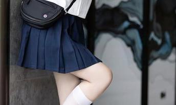 语画界 – “礼服也能在这样的拍摄下变得太吸睛”，小沫琳图集分享让人佩服！