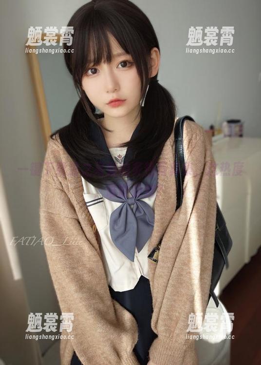 一键下载迷之呆梨的炙热写真集，这热度，谁能拒绝？