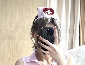 微密圈 – 小护士助阵，醇子小姨的套图真让人眼前一亮，快下载！