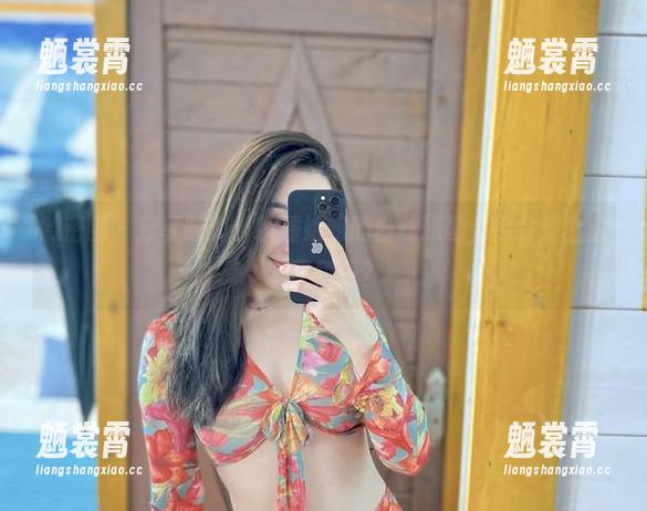微密圈 - 分享时刻：铁锤姐姐的白丝原图，你会爱上这个视角吗？