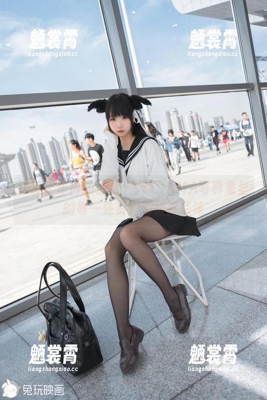 深藏于车内的维度–雪琪SAMA写真集里的每一处资源都值得品味