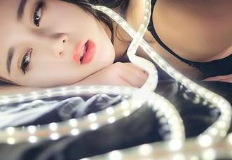 青豆客 – 吊带+颜美汐=高清的崩溃边缘，这是什么绝妙的奇观？