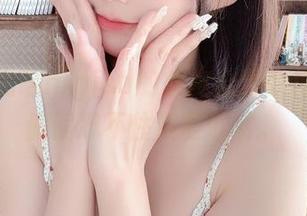 嫌弃魔物喵nigisa的旗袍合集太抢眼，却偏偏忍不住反复欣赏。