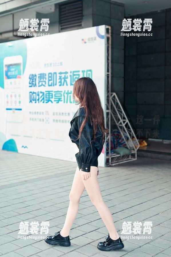 魔镜街拍 - 楼楼的“隐秘花园”：这一件白色连衣裙私拍，真是美得让我停不下来