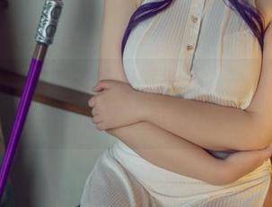 妹妹在麻花麻花酱的镜头下，一不留神竟然变成了“壁纸”。